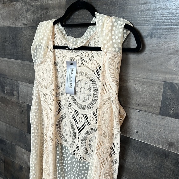 New Cream Lace long Vest from Vine Street - Picture 2 of 7
